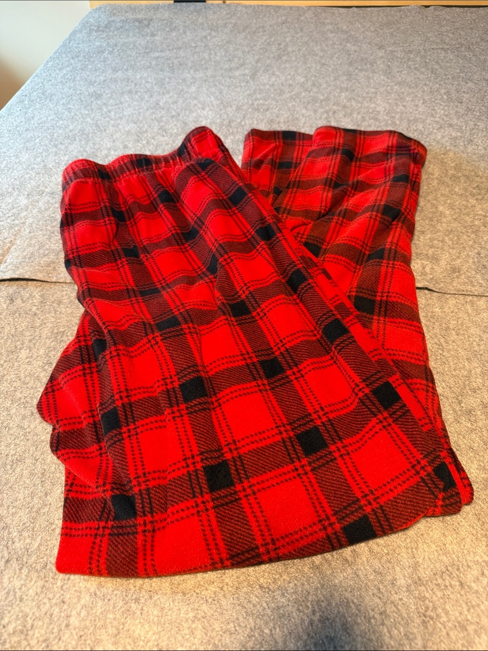 🥳 5 for $25 BUNDLE Men’s Red and Black Plaid Fleece Lounge Pants